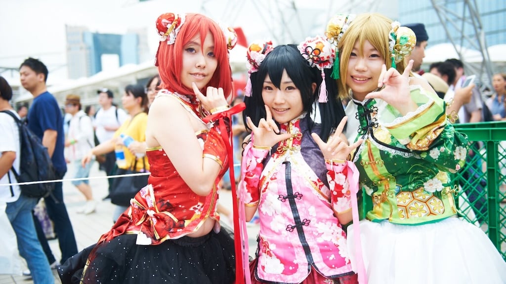 Queue lines and entry plaza at Comiket in Ariake
